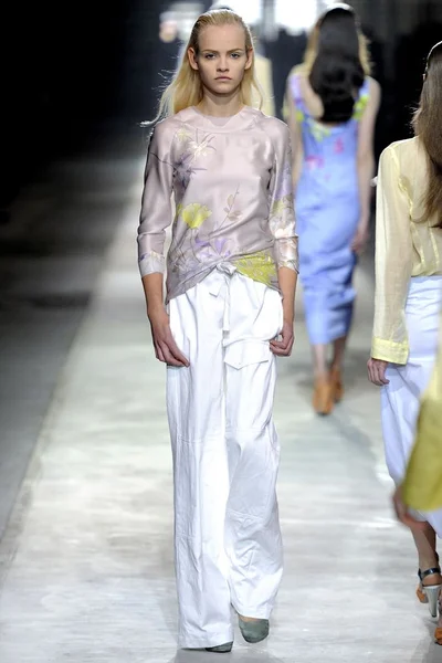 Look 33